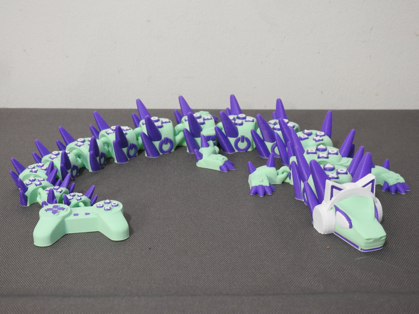 Girls Gamer Dragon