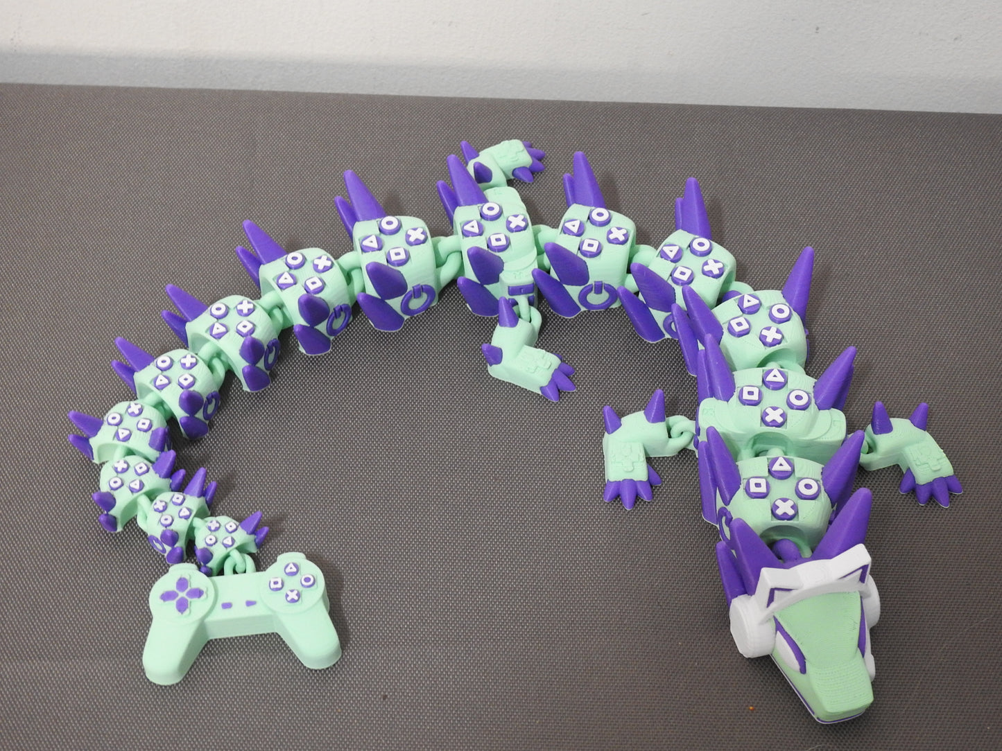 Girls Gamer Dragon