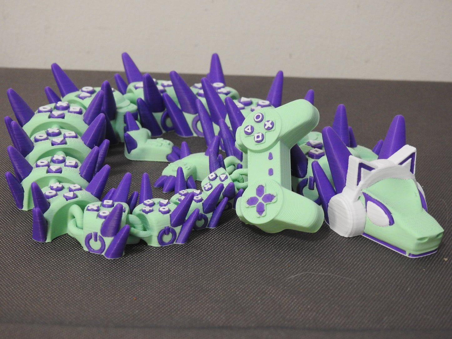 Girls Gamer Dragon