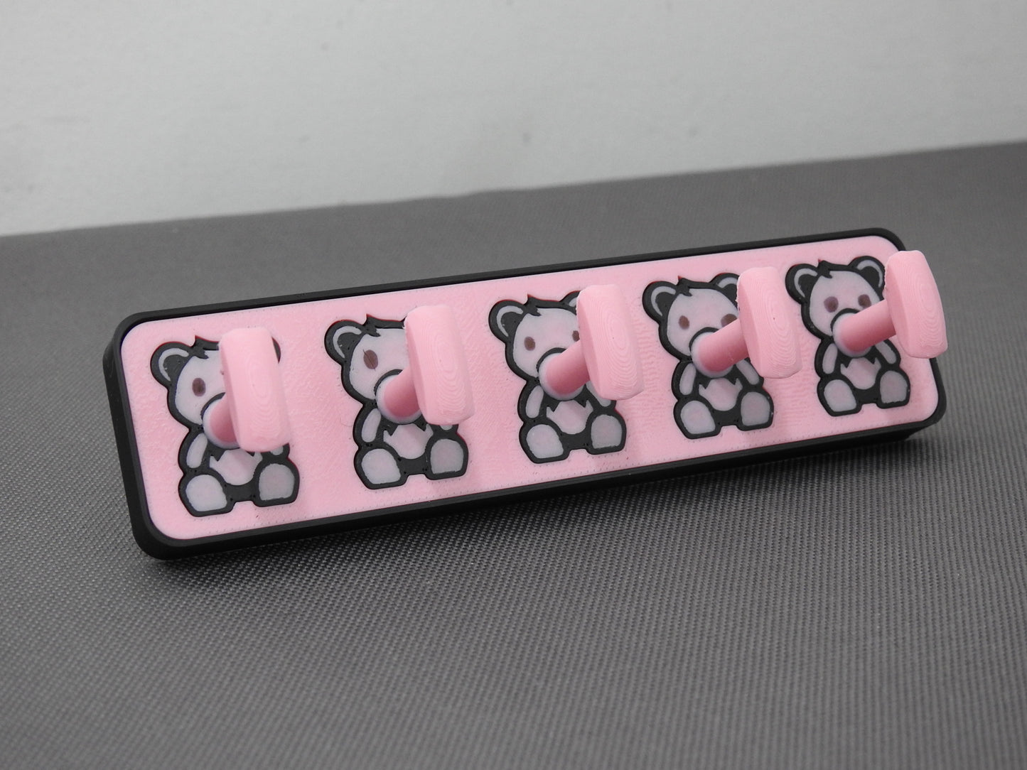 Teddy Nail Stand