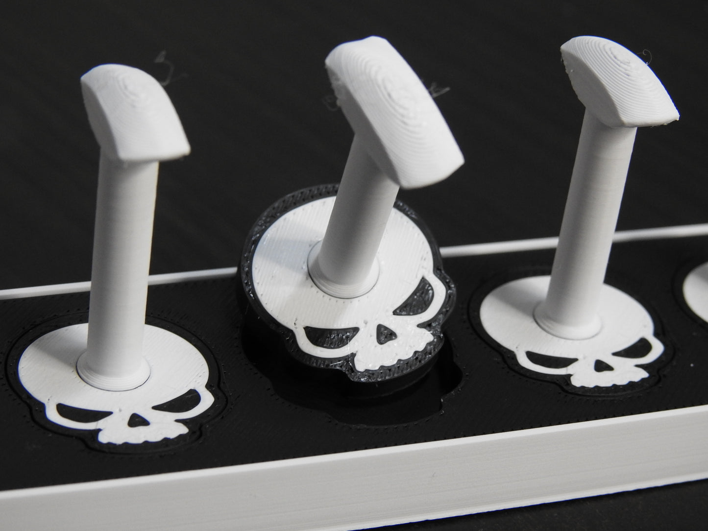 Skull Nail Stand